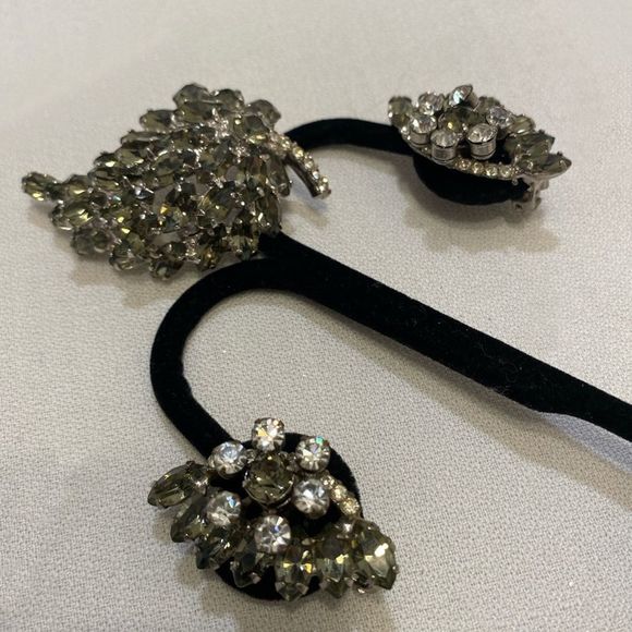 Vintage Weiss Rhinestone Brooch And Earrings Set - Picture 11 of 14